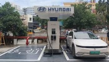 EV Revolution 2025: Fast Growth, Faster Charging Ahead